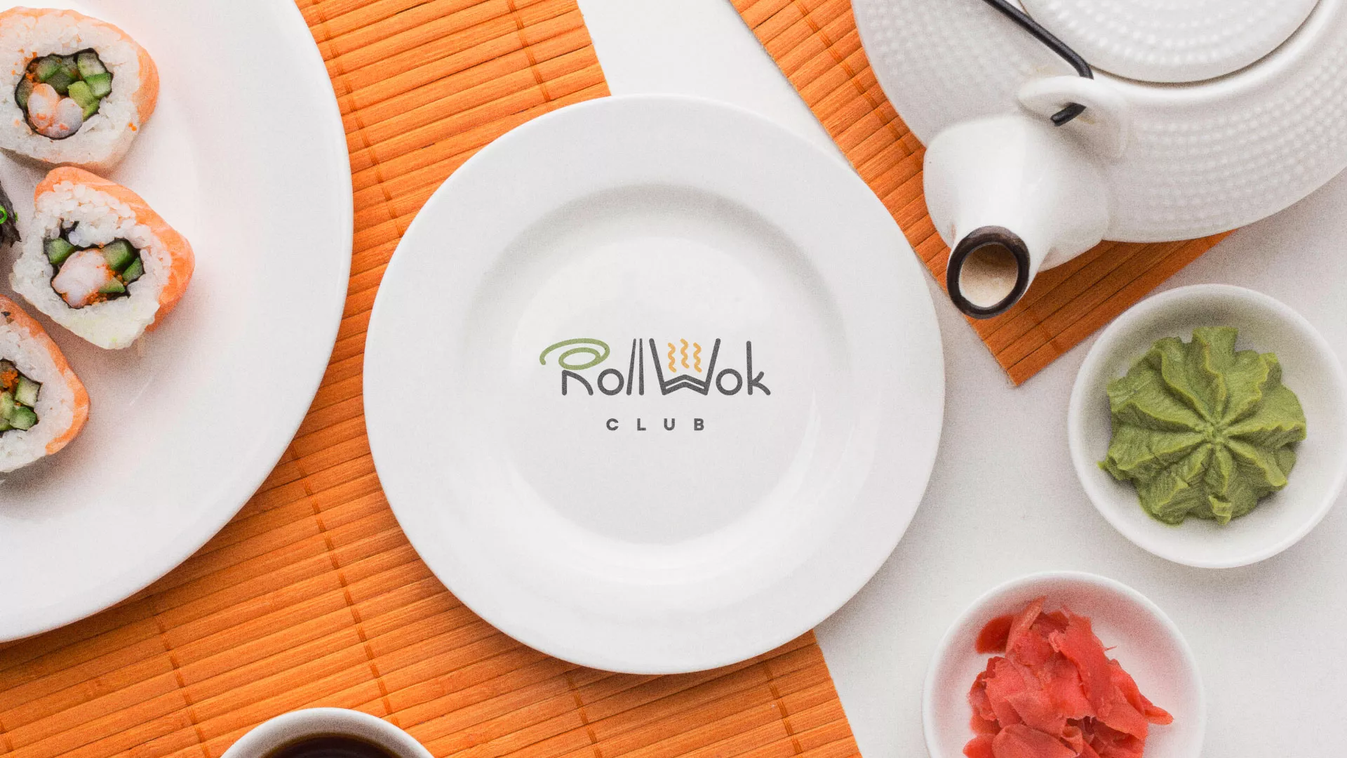 Разработка логотипа и фирменного стиля суши-бара «Roll Wok Club» в Новом Осколе